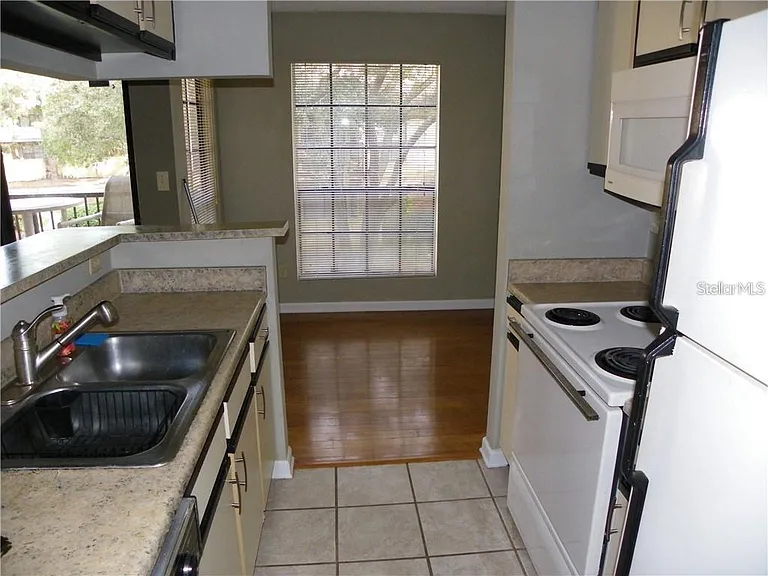 8722 Mallard Reserve Dr #204 — Photo 7
