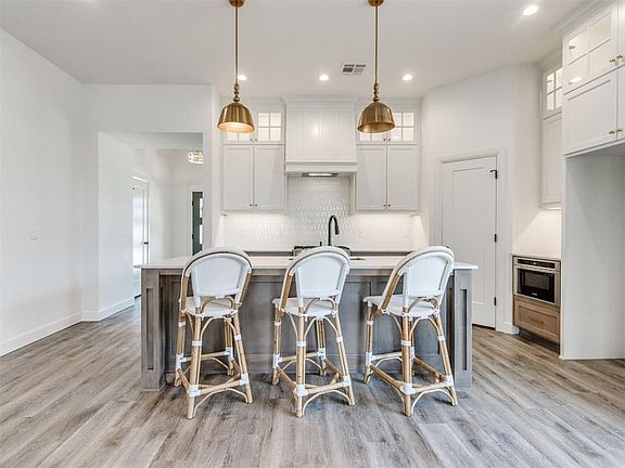 2nd image of 3701 Chapel Hill Row