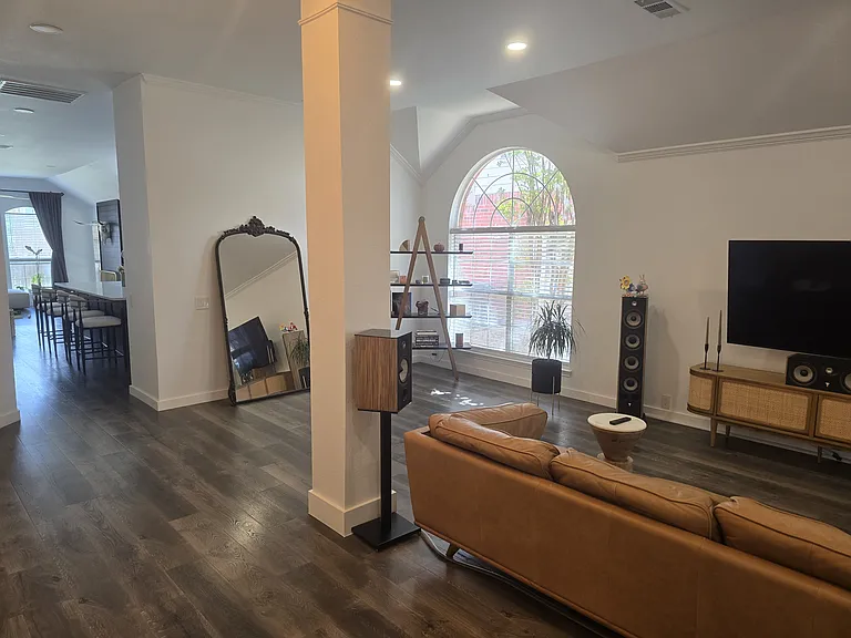 Entry sitting room
