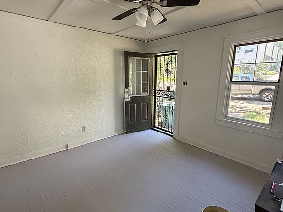 2nd image of 121 N Schiller St
