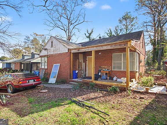 4th image of 1324 Westmont Rd SW