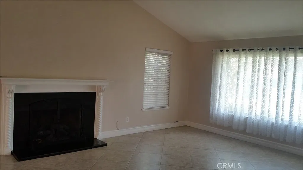 4 bed, 1831 sqft, $3,895 — Photo 3