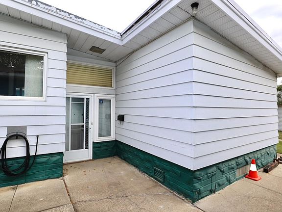 5th image of 10651 80th St NW