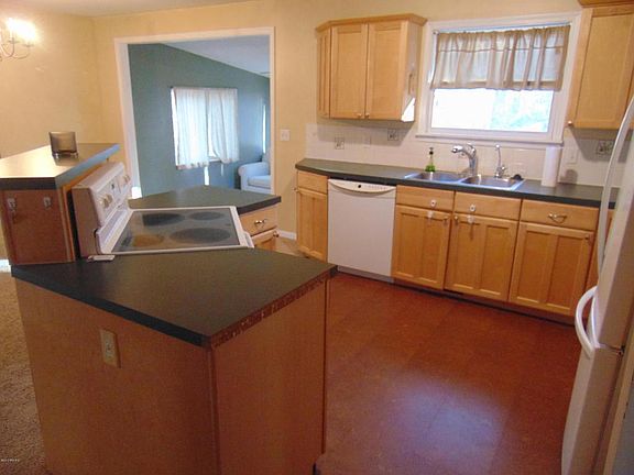 4th image of 11925 Wales Dr