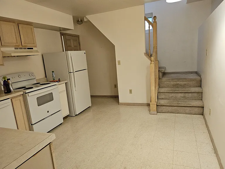 318 S 4th St #1F — Photo 6