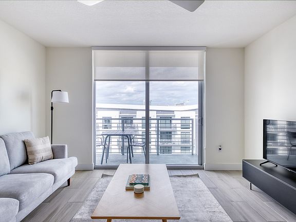 3rd image of 218 NW 24th St #2B-2Ba-1185Sqft