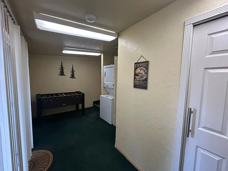 213 E Aeroplane Blvd — Photo 11
