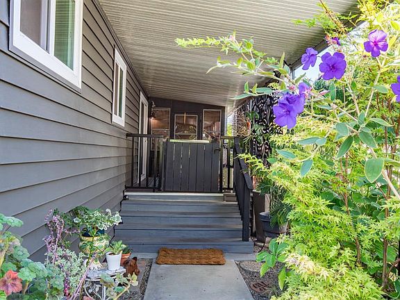 3rd image of 311 San Sebastian Way