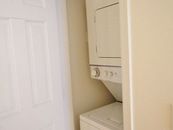 4th image of 1376 1st Ave APT 3