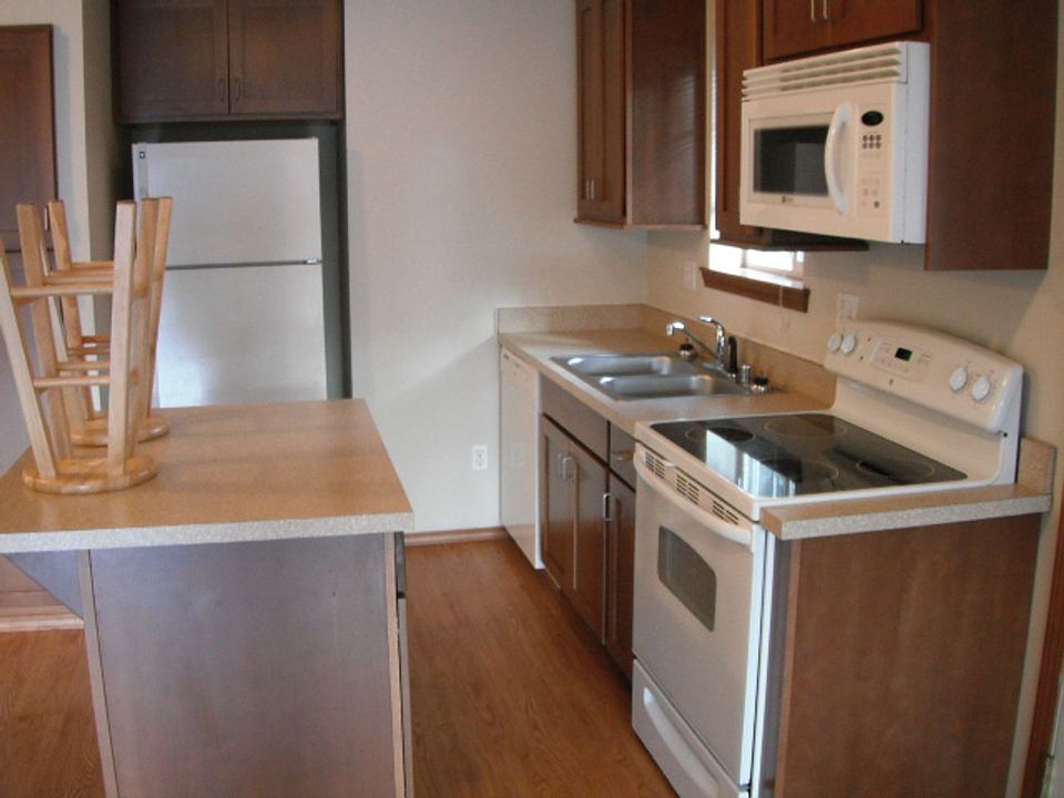 2nd image of 1301 SW Swantown Ave #C6