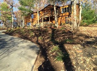 1094 Lakeview Dr, Cross Junction, VA 22625