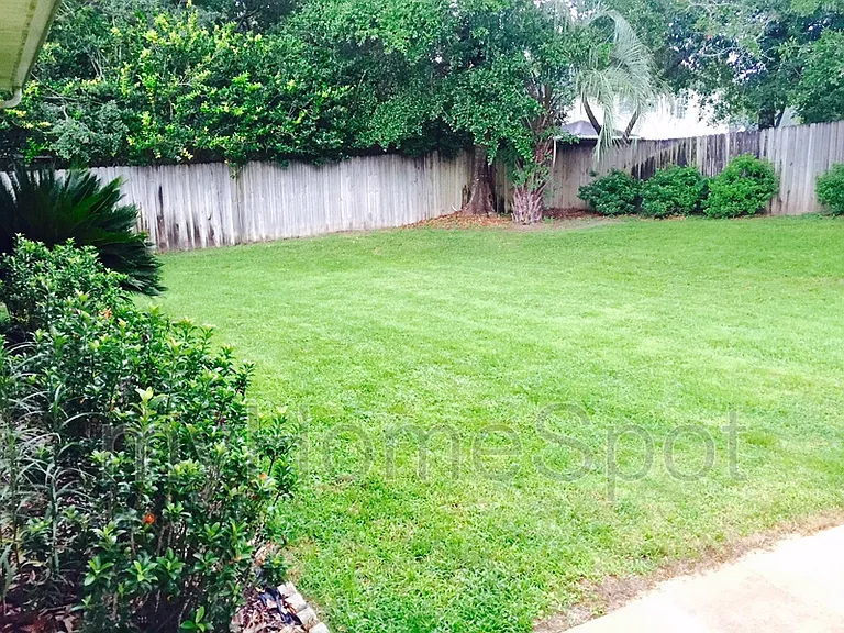 6805 Cedar Lake Dr — Photo 17
