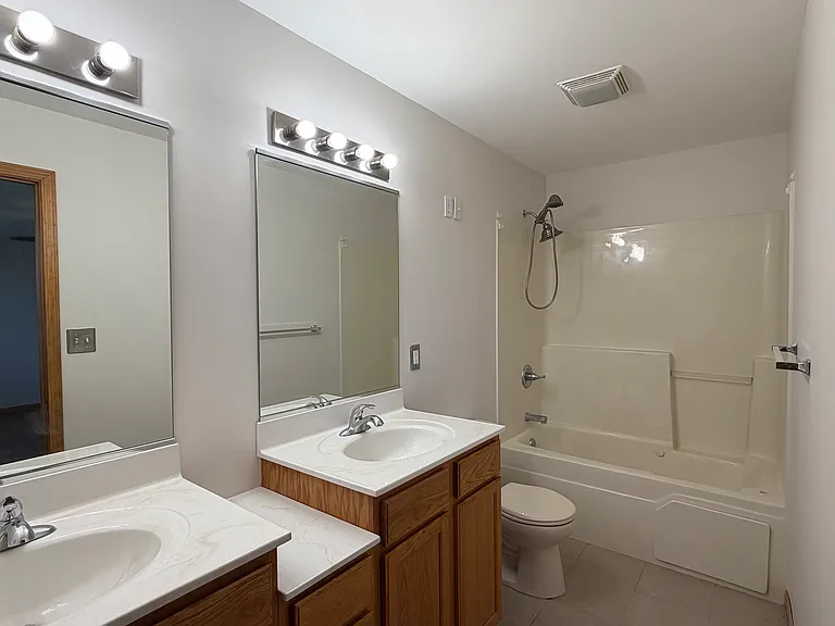 6387 Amanda Dr — Photo 12