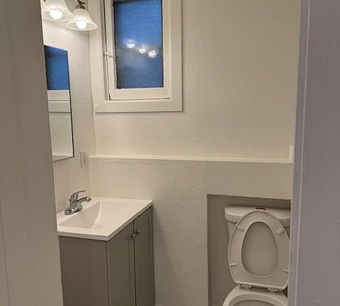 5th image of 780 E 11th Ave