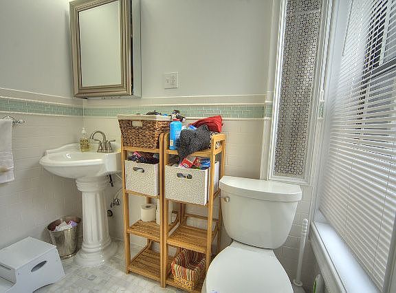 4th image of 519 8th St APT 4L