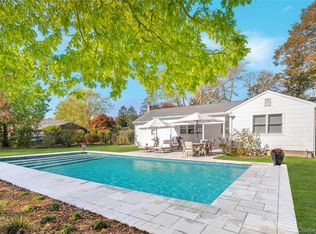 920 Pine Neck Rd, Southold, NY 11971