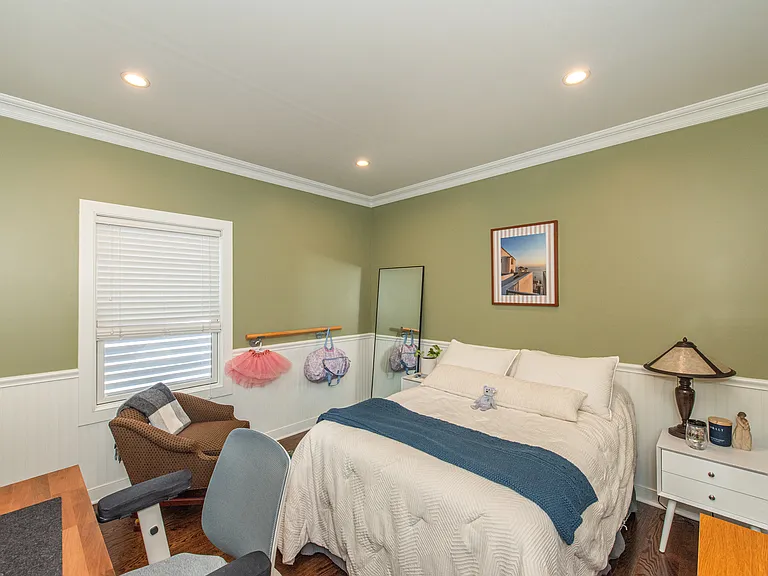 22 Thorne St #1 — Photo 17