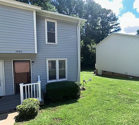 2nd image of 2866 Mountcrest Cir NW