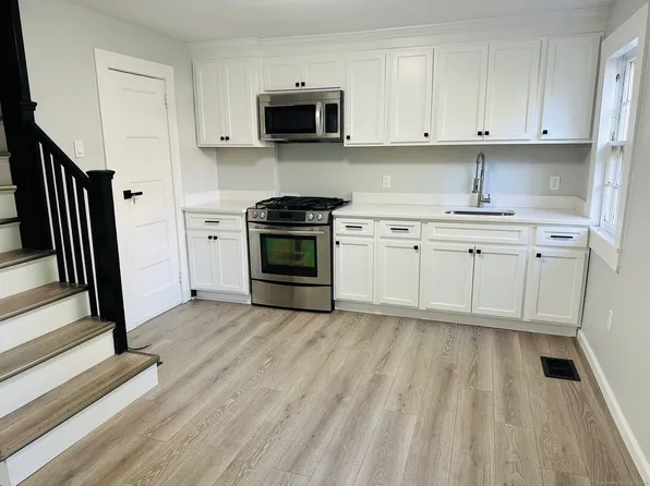 200 Alsace Street, Bridgeport, CT 06604