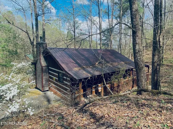 2601 Black Bear Ln, Sevierville, TN 37876