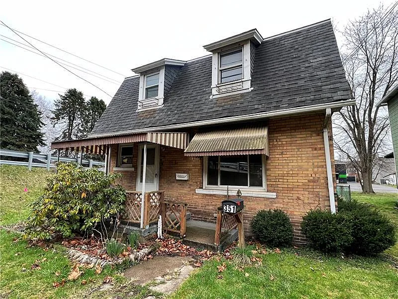 351 Washington St photo 1