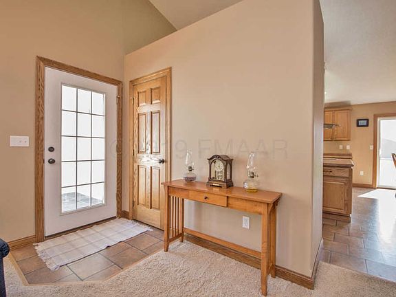 4th image of 1904 Burlington Dr Unit 6