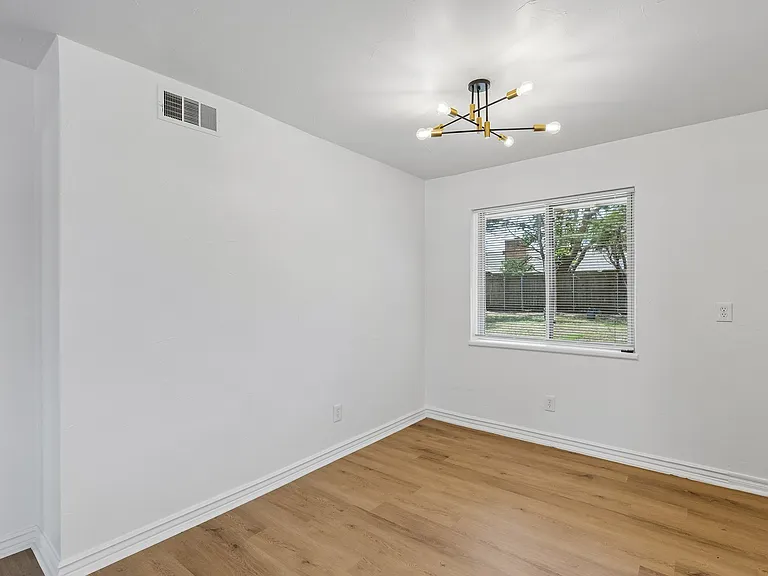 1600 Andover Ct — Photo 14