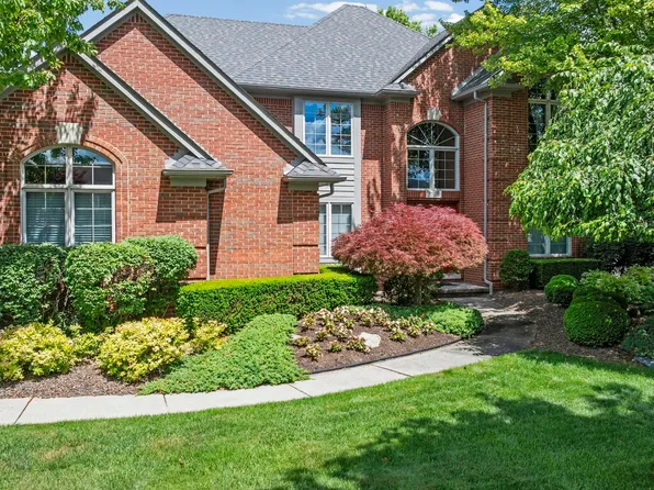 53816 Cherrywood Dr, Shelby Township, MI 48315