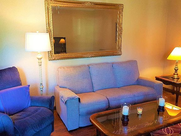 4th image of 404 Fairmont Ct