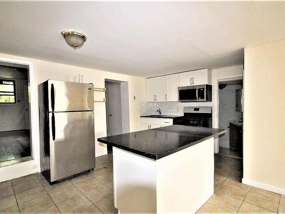 1st image of 141 9th St #1