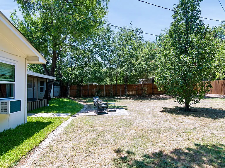 8005 Lazy Lane Rd — Photo 31