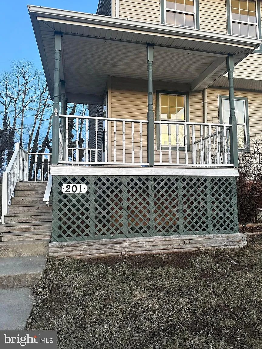 201 Willow Brook Dr photo 1