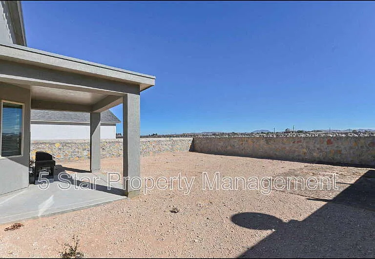 4628 Marisabel Azcarate St — Photo 44