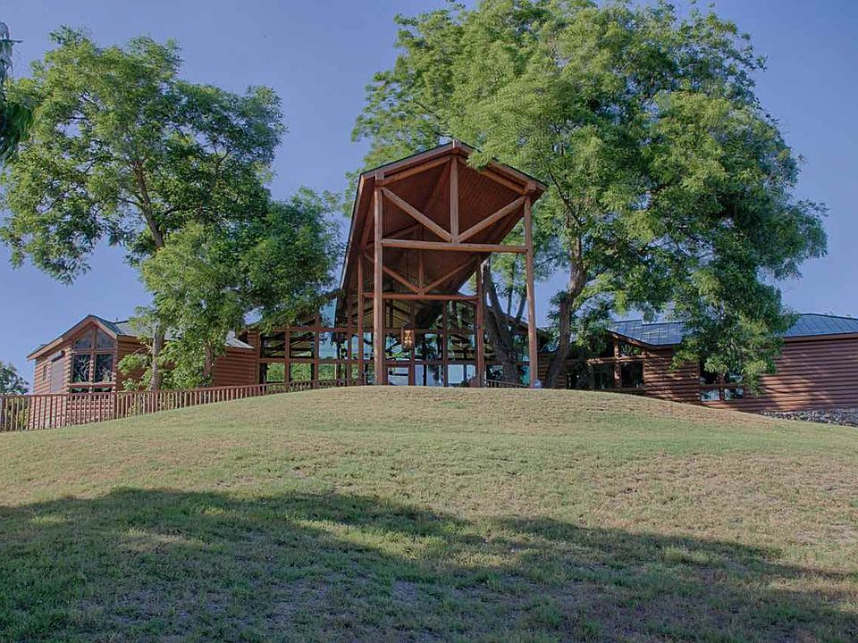 1st image of 909 Pecan Cir