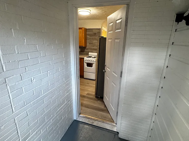 913 Forest Ave — Photo 30
