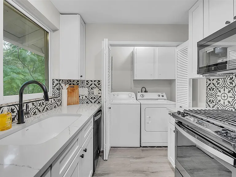 3400 Laguna Dr — Photo 9