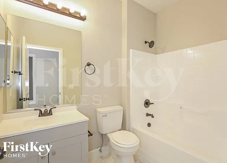 817 Fort Mandan Ct — Photo 13