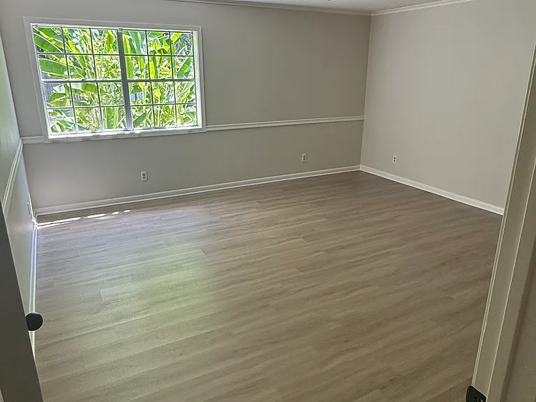 413 Orleans St — Photo 8
