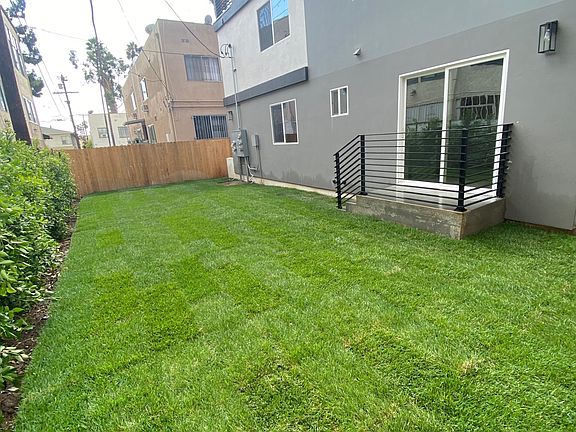 3rd image of 1554 Winona Blvd