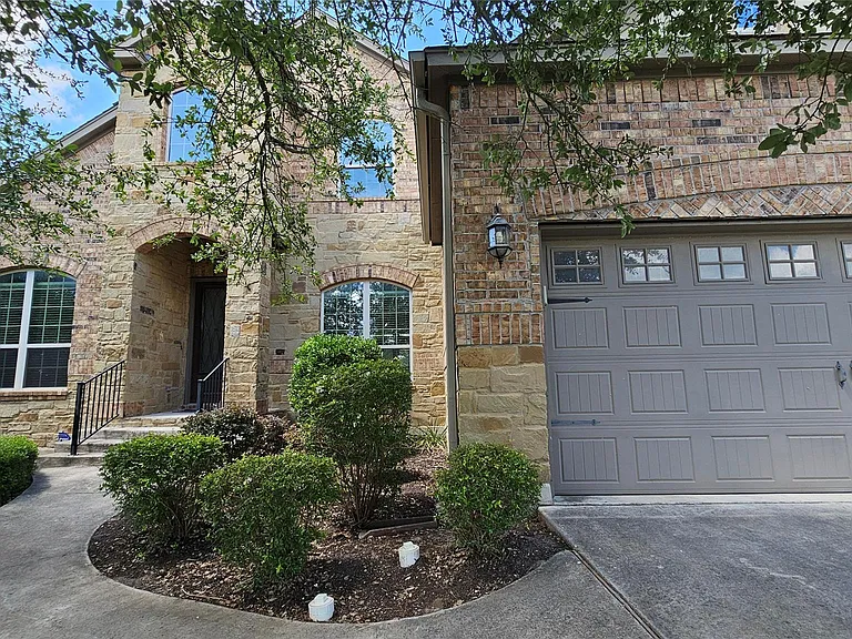 952 Wild Rose Dr — Photo 4