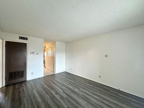 5th image of 1304 Quail Cir APT B