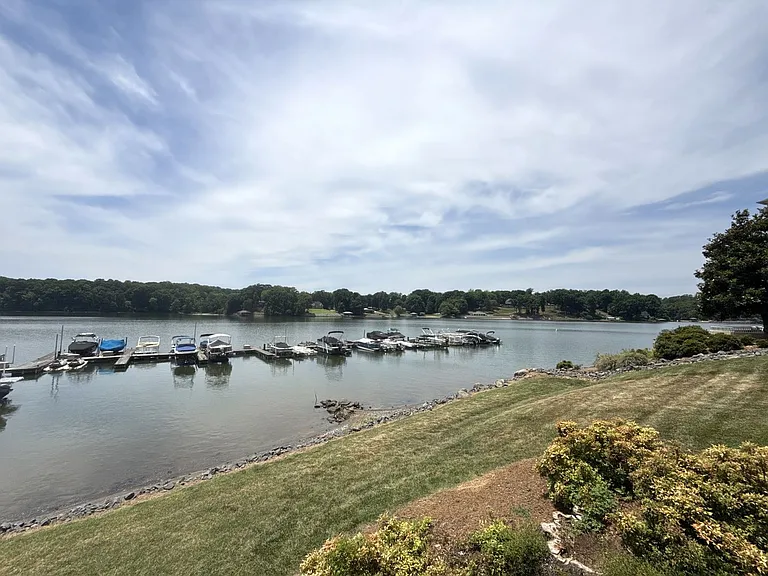 9817 Emerald Point Dr #8 — Photo 28