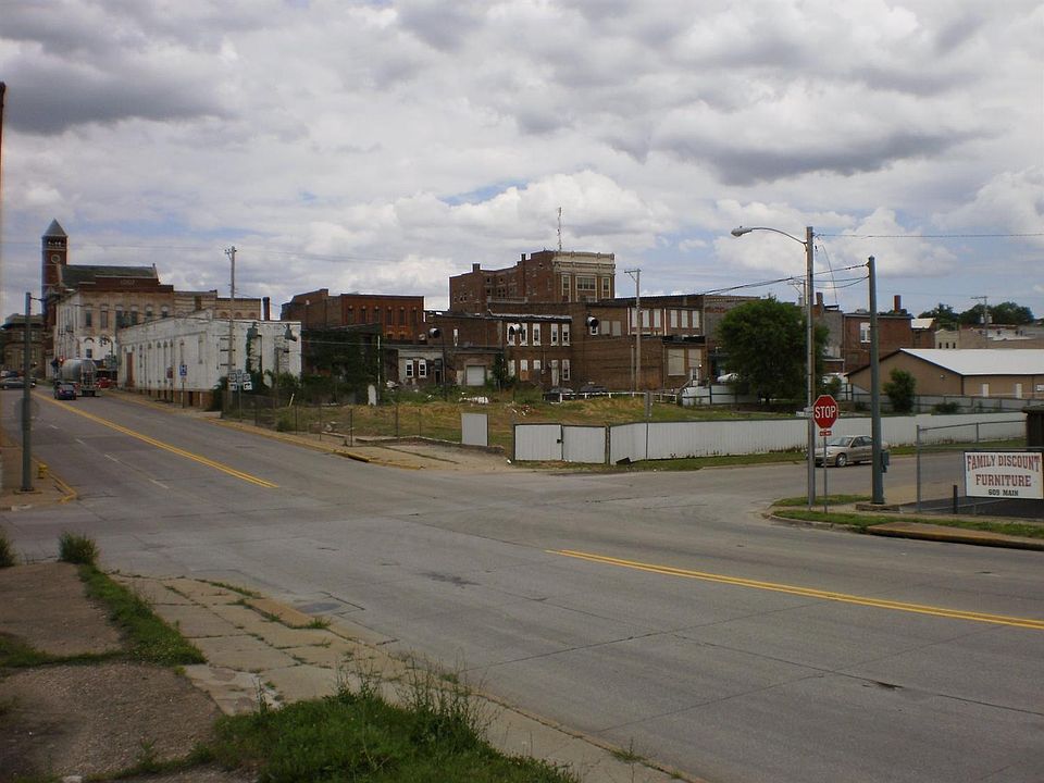 1st image of 19 S 7th St