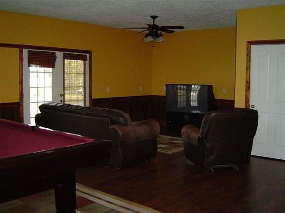 3rd image of 112 Sunset Dr