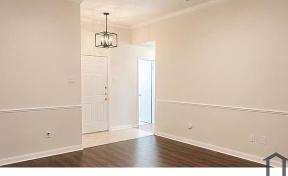 2nd image of 1106 Parker Ct