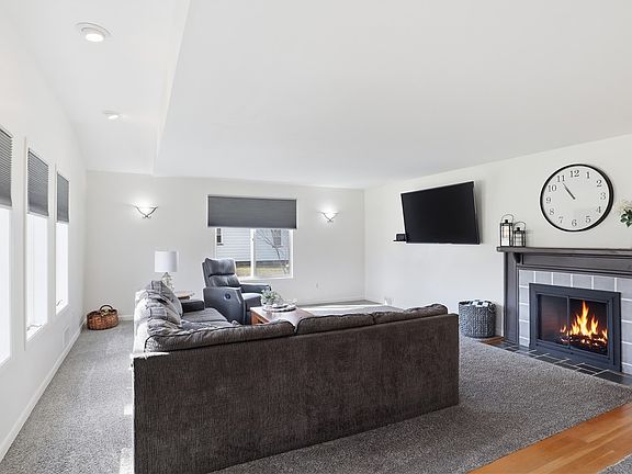 4th image of 731 Dewitt Rd