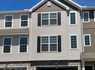 561 Brook Shire Ct, Mechanicsburg, PA 17055