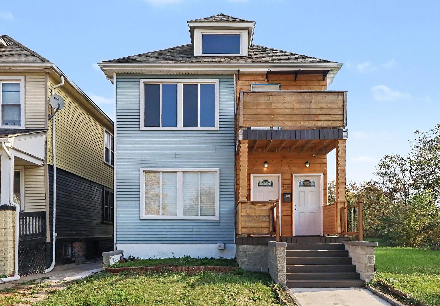 3 bed, 2.0 bath, 1197 sqft, $1,300 — Photo 1
