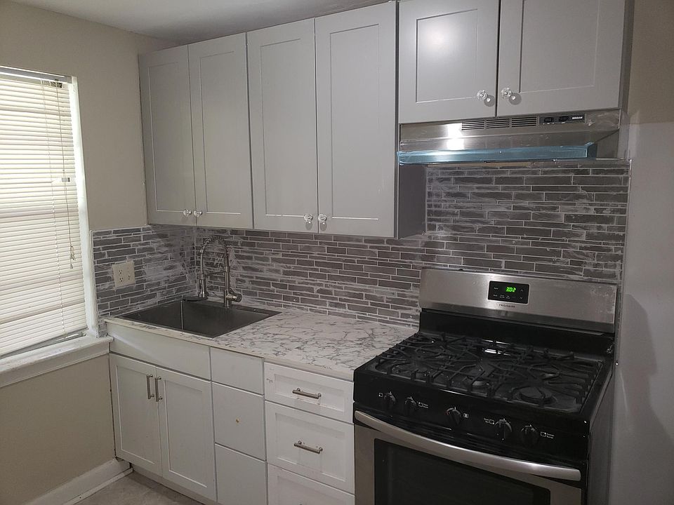2nd image of 734 George St