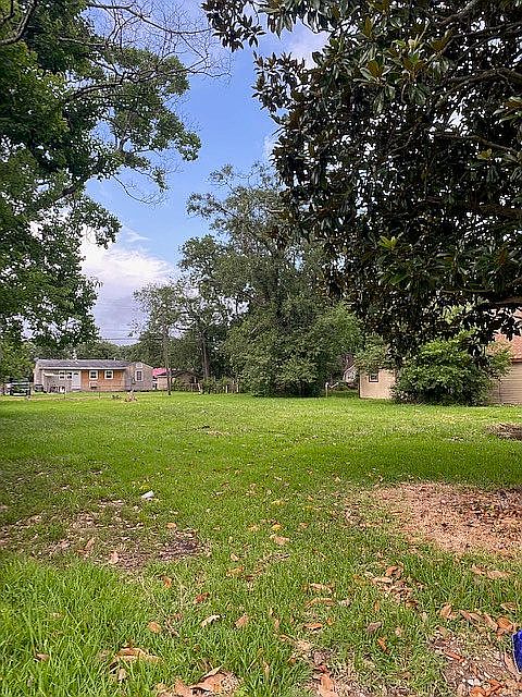 2nd image of 1920 Las Palmas Dr
